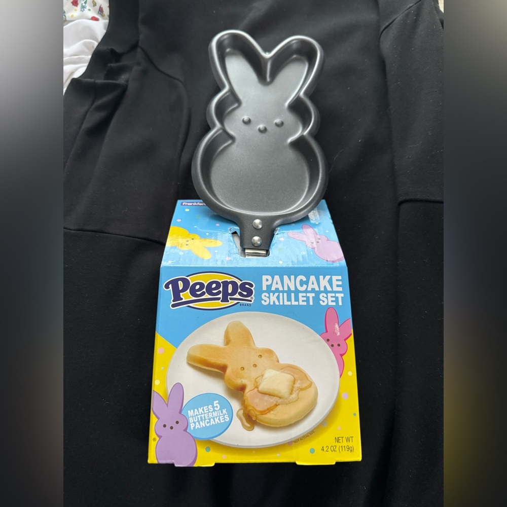 Peeps Black Pancake Skillet Set